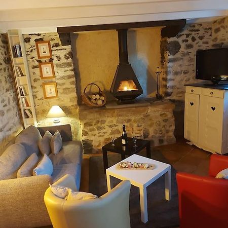 Penty Typique Kercab Dans Un Ancien Moulin Villa Plomodiern Exteriör bild